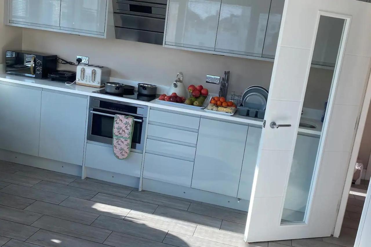 Beautiful Apartment Very Close To The Beach Brighton Exterior foto